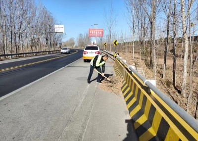德州市公路巡查中心第一大队、陵城公路分中心开展“路域病害清零”行动