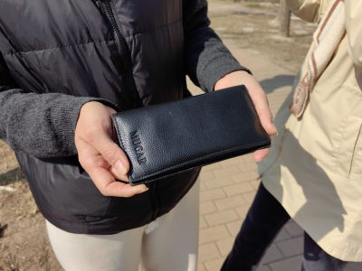 今天上午在长河公园丢钱包的市民，请联系新城派出所→