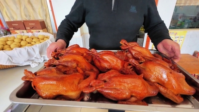 临邑县：德平熏鸡百年传承 隔着屏幕“香哭你” 