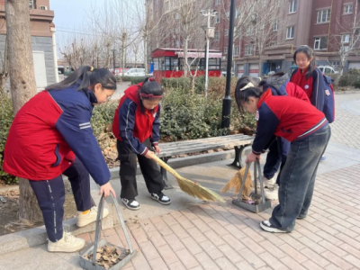 夏津县银城街道：红领巾志愿者争当社区“小雷锋”  