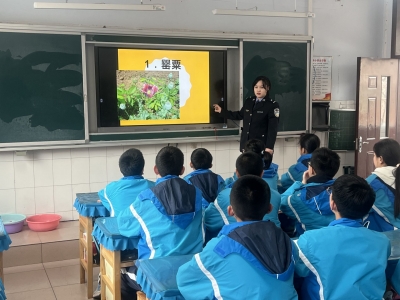 天衢新区禁毒办到跃华中学开展毒品预防教育活动