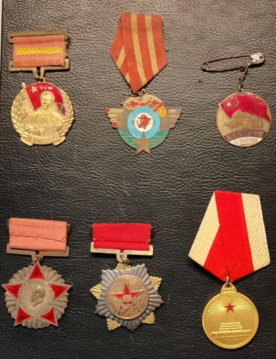 六枚勋章，四战英雄！今天，缅怀！致敬