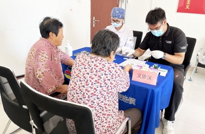 天衢新区宋官屯街道曹村社区：开展“情暖社区 志愿同行”便民服务活动