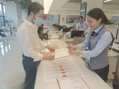 宁津县行政审批服务局：证照临期提醒  主动帮办换证