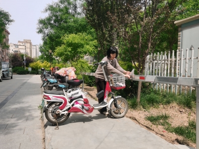 陵城区安德街道因地制宜建设电瓶车车棚及充电桩 | 疏堵结合消除充电安全隐患