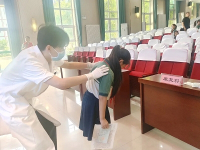 乐陵市中医院开展庆“六一”健康进校园活动