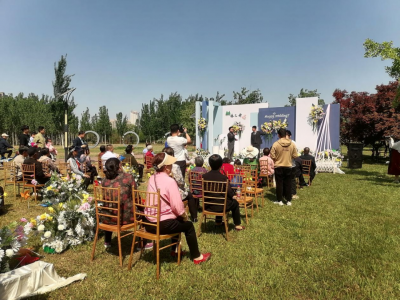 德州长河公园：假日新精彩，草坪婚礼迎新人