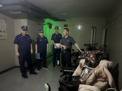 陵城区安德街道开展电动自行车违规上楼夜查行动