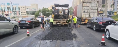 乐陵公路分中心开展路面车辙修复作业  