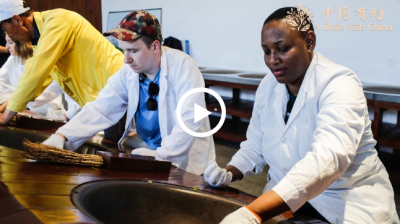 【中国有约】坦桑尼亚记者沉浸式体验中国茶文化：文化传承主要在人，这是无价之宝！