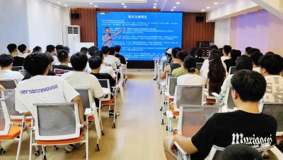 天衢新区宋官屯街道滨河社区开展普法宣传进校园活动