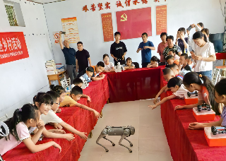 德州市工信局开展智能机器人科普进乡村活动