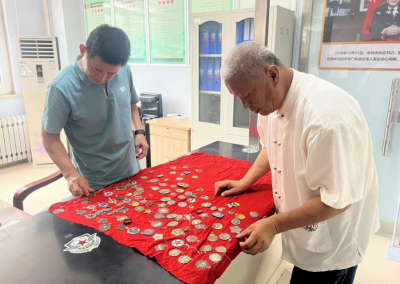 让红色基因传承不息 | 德州老兵后人捐出96枚珍贵纪念章