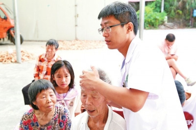 援渝医生贾海涛：一年援渝路 人归情不离