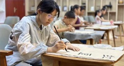 牡丹华都：暑期小业主公益书法课堂开课