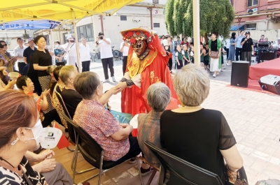 德城区新湖街道南市社区：举行庆七一文艺汇演