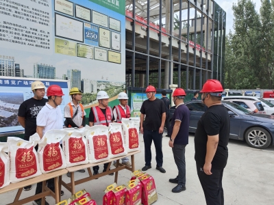 德州市区域消费中心城市重点项目建设指挥部为建设一线的退役军人送慰问品