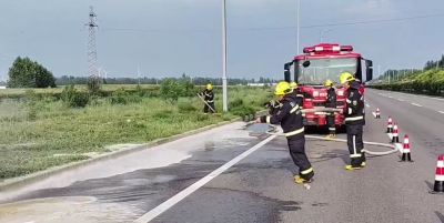 蜜罐冒了，遍地是蜜！德州消防20分钟清除“甜蜜烦恼”