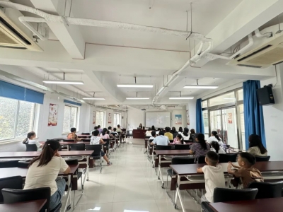 齐河县晏城街道永盛社区组织开展未成年人观看红色影片主题活动