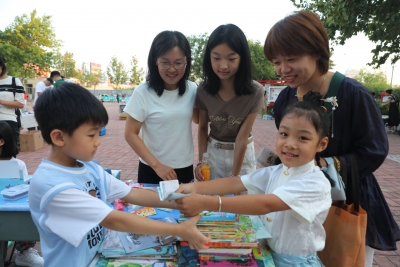德州市实验小学：“星光夜市·爱满校园”迎新消夏节开幕