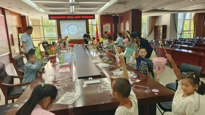 浓情中秋 点亮幸福 | 德城区天衢街道于赵社区开展“我们的节日·中秋”手工灯笼制作活动