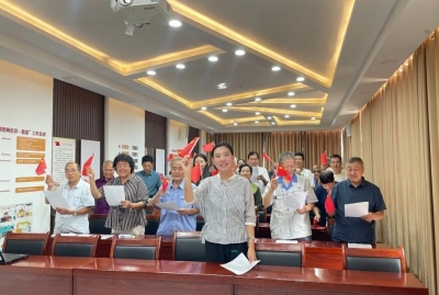 民生实事进行时 | 德城区天衢街道果园社区开展红歌演唱活动