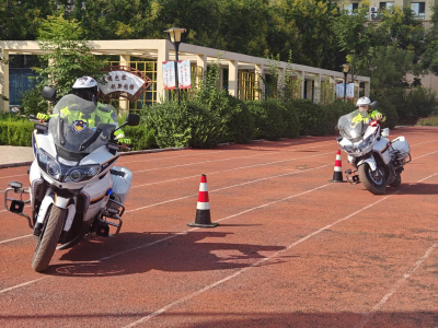 开学第一课 | 德州天衢新区尚德小学携手交警开展交通安全宣教活动