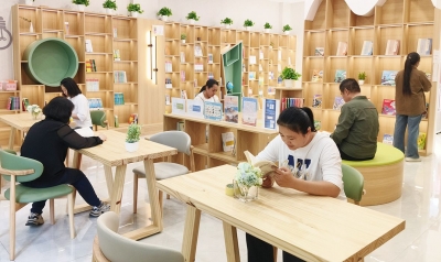 天衢新区宋官屯街道康博社区开展全民阅读活动