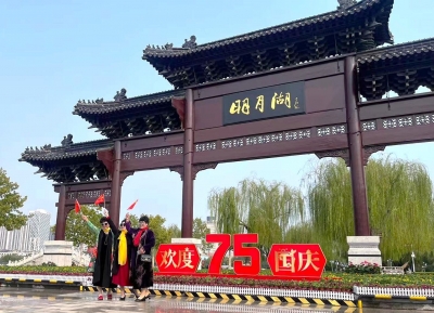 鲜花迎国庆！德城城管：23万盆鲜花扮靓城市