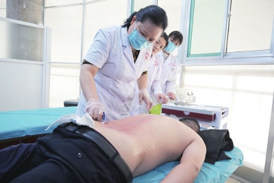 德州市中医院开展特色专家义诊服务