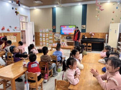【民生实事进行时】德城运河街道天衢西路社区开展青少年阅读活动