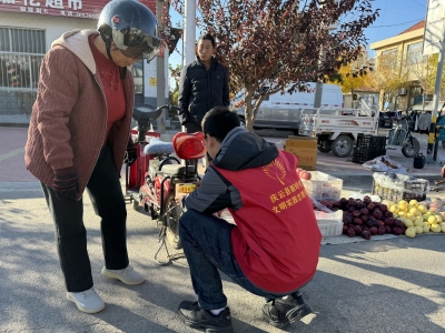 庆云中丁乡：交通劝导“不停歇” 筑牢道路“安全线”