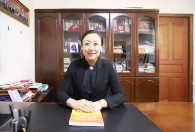 德百超市公司总经理刘明获山东省新锐女企业家称号