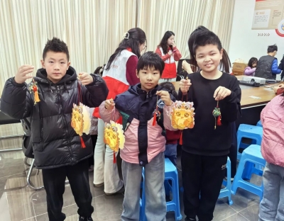瑞彩福灯贺新岁 巧手制香纳吉祥 | 德州天衢建设发展集团联合产业公司喜迎新春志愿服务进社区