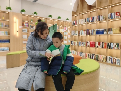 天衢新区宋官屯街道康博社区开展亲子阅读活动