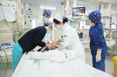 无假日门诊守护百姓健康 | 春节期间德州市近五万医护人员坚守岗位