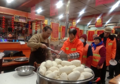 中国好人谢金虎：十年免费为环卫工供早餐 |  “只要能干，就一直干下去”