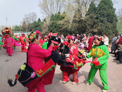 民生实事进行时 | 德城区天衢街道：“文化惠民照亮社区 移风易俗润泽心田”文艺汇演走进乾城社区