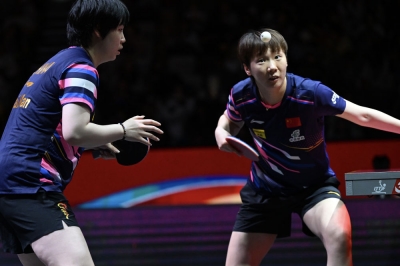 王曼昱/蒯曼夺得世乒赛女子双打冠军