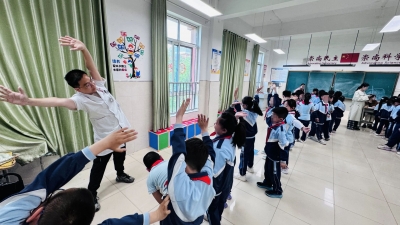 中医生活化 | 德州市中医院走进康博小学开展脊柱侧弯筛查