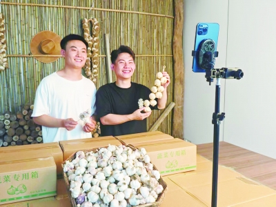 禹城市梁家镇：“小蒜头”长成大产业