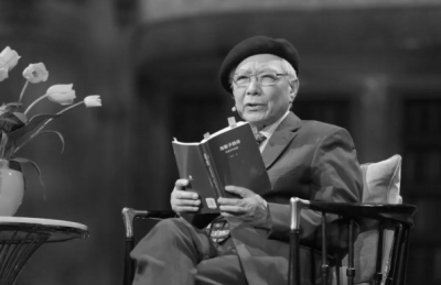 诗人郑愁予去世，他曾写下“我达达的马蹄是美丽的错误”