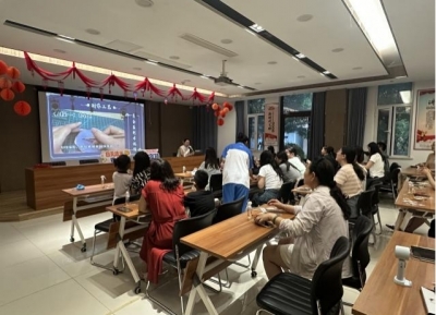 齐河县晏城街道永嘉社区：青年夜校解锁掐丝珐琅新玩法