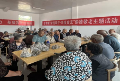 夏津县东李官屯镇：一餐热饭暖银龄 一堂村史润童心