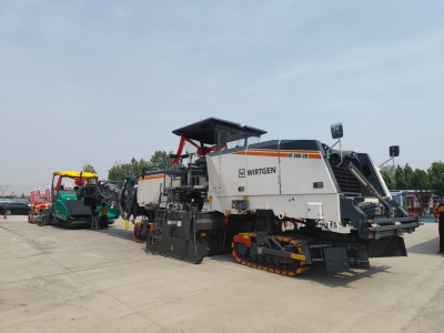 旧公路翻新 铺完即可通车啦！| 山东省首台新型筑路机落户德州