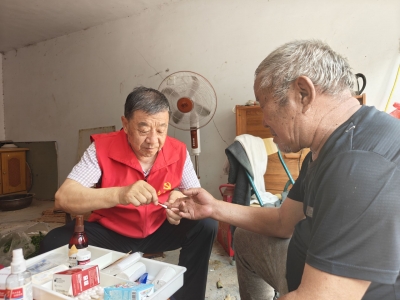 夏津金都社区退休老党员成立志愿服务队，悉心守护87位高龄独居老人