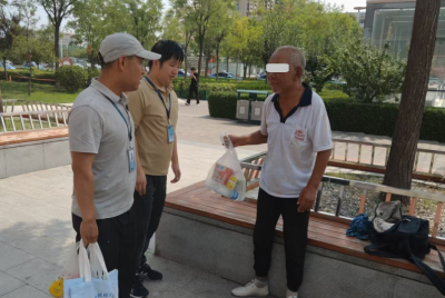 市救助站启动“夏季送清凉” 专项救助行动