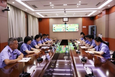 禹城市人民检察院举行干警欢送座谈会