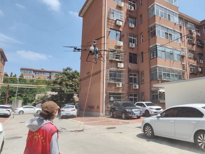 无人机“高空排雷”！德城区新湖街道南市社区开展楼顶专项清理行动