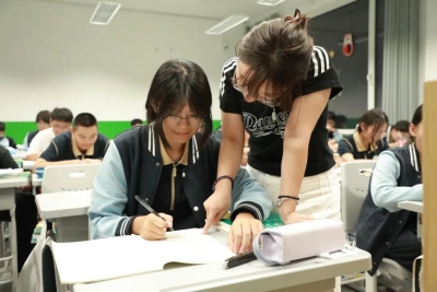 德州阳光高级中学：致敬校园里的“全天守护者”